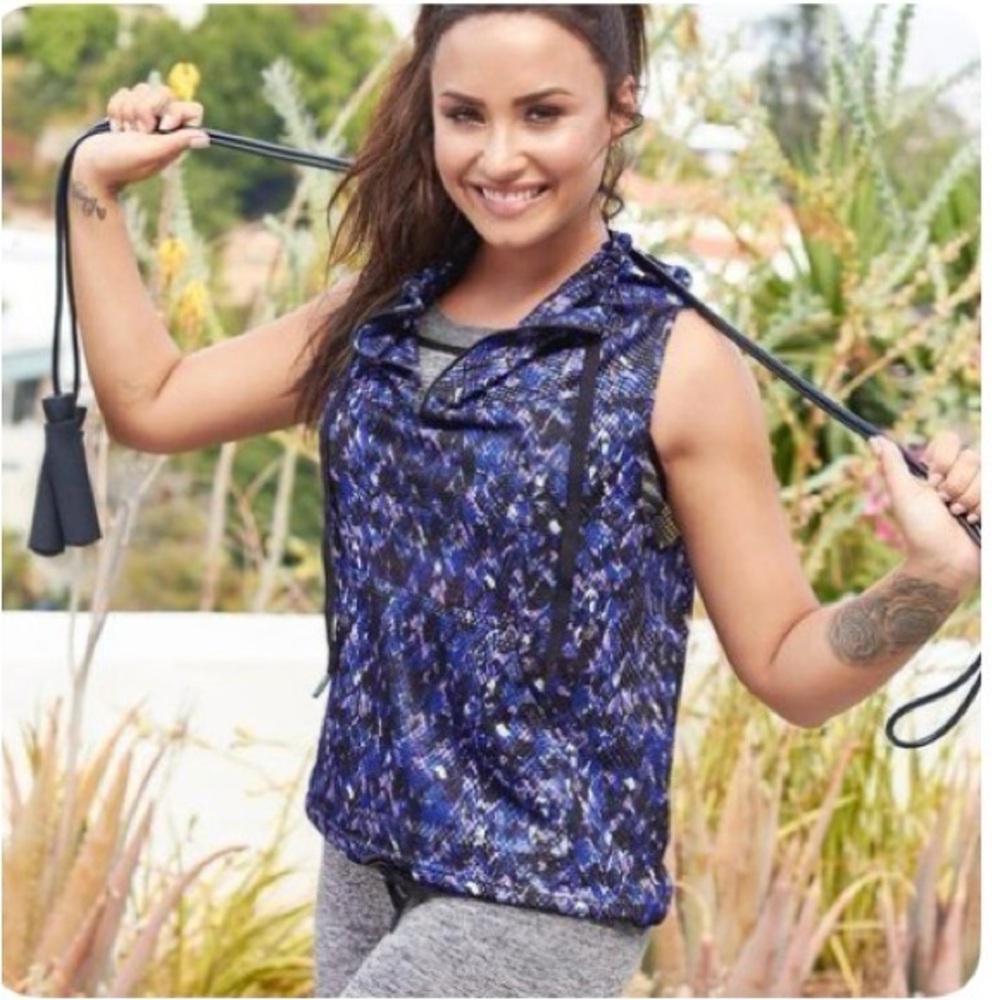Fabletics X Demi Lovato Damara Purple Half Zip Mesh Vest Front Pocket Medium